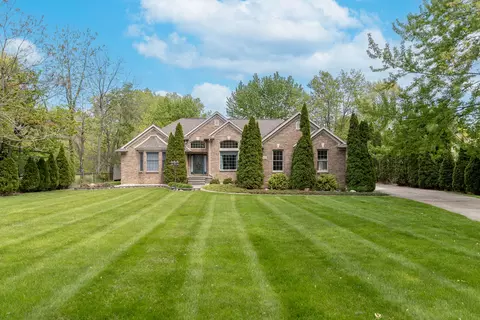 16645 Helen St, Southgate, MI 48195