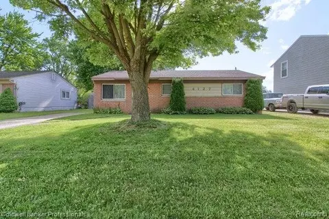 4127 Randolph St, Wayne, MI 48184