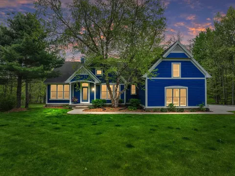 1355 W Buell Rd, Oakland, MI 48363