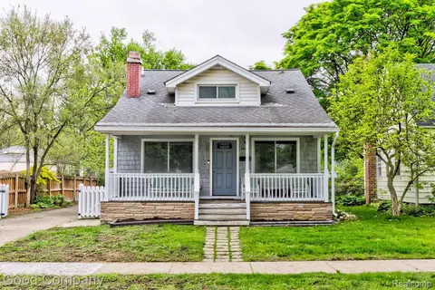 1688 W Hazelhurst St, Ferndale, MI 48220