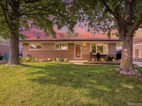 13327 Murthum Ave, Warren, MI 48088