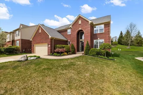 49711 Parkside Dr, Northville, MI 48168