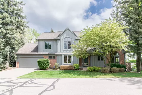 28262 Burton Ln, Farmington Hills, MI 48331