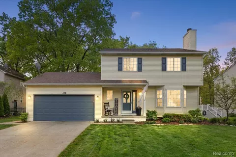 457 Cove View Dr, Waterford, MI 48327