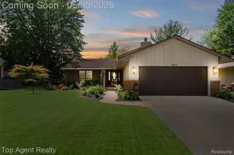 3403 Auburn Dr, Troy, MI 48083