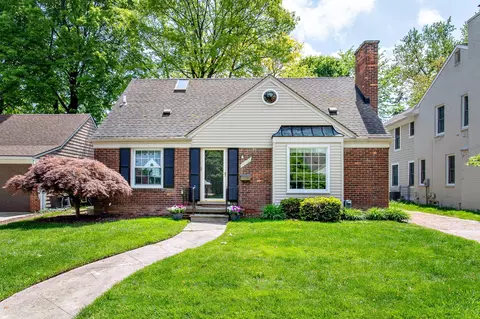 10735 Nadine Ave, Huntington Woods, MI 48070
