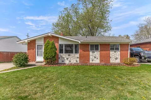 9834 Dudley St, Taylor, MI 48180