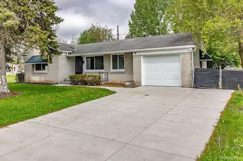 245 Broadway St, Mount Clemens, MI 48043