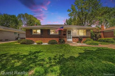 2843 Teasdale Dr, Troy, MI 48083