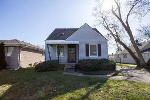 22446 Piper St, Eastpointe, MI 48021