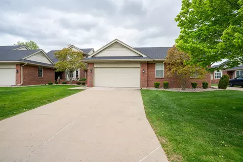 16637 Club Dr, Southgate, MI 48195