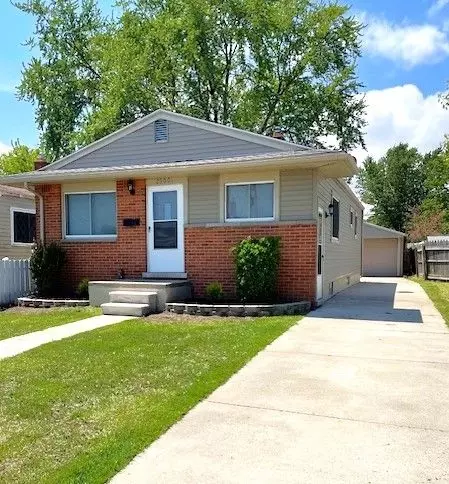 29001 Taylor St, Saint Clair Shores, MI 48081