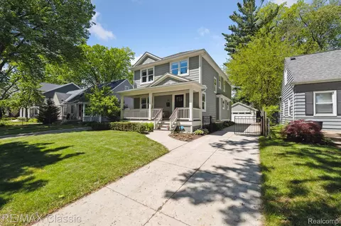 911 N Gainsborough Ave, Royal Oak, MI 48067