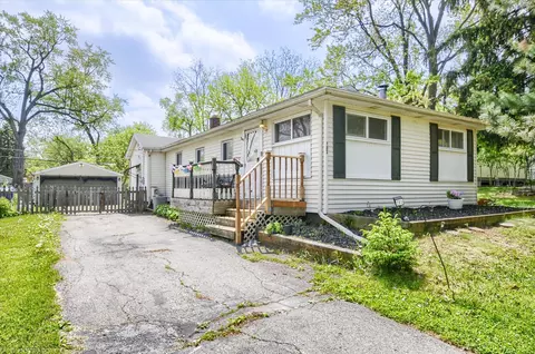 703 Cedarlawn Rd, Waterford, MI 48328