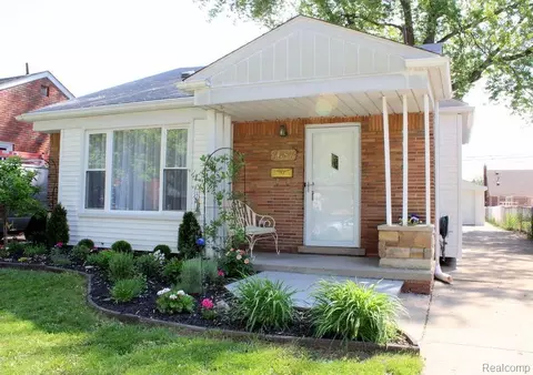 7687 Cortland Ave, Allen Park, MI 48101