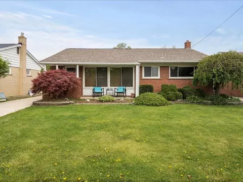 16563 Traynor St, Southgate, MI 48195