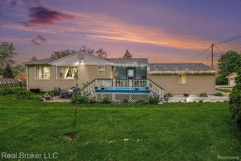 4930 Springside St, Newport, MI 48166