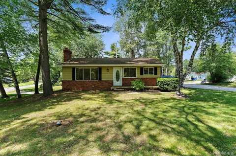 7400 Willow, Worth, MI 48450