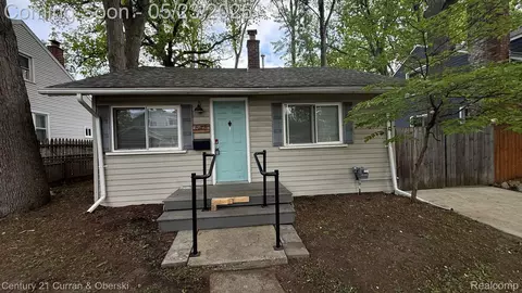 648 W Hazelhurst St, Ferndale, MI 48220