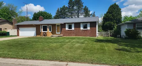 9272 Elaine Dr, Swartz Creek, MI 48473