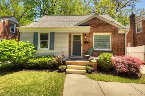 3010 N Altadena Ave, Royal Oak, MI 48073
