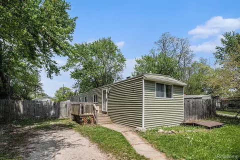 4317 N Hill Dr, Rose, MI 48442
