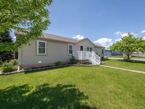 842 Franklin Blvd, Raisinville, MI 48161