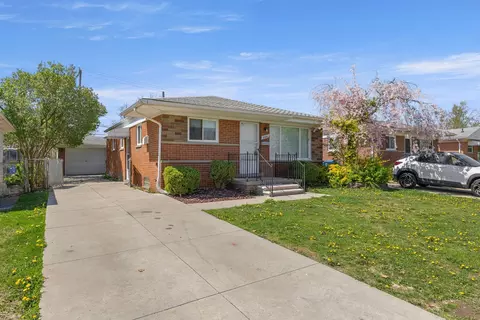 6661 N Beech Daly Rd, Dearborn Heights, MI 48127