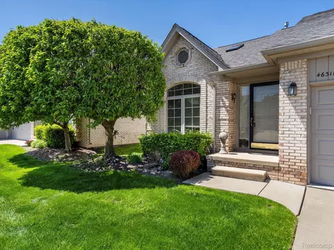 46311 Bentley Cir W #51, Macomb, MI 48044