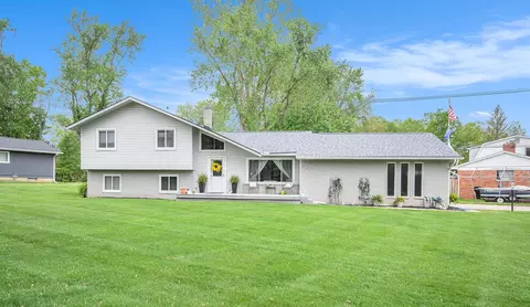 3488 Hilton Estates Dr, Brighton, MI 48114