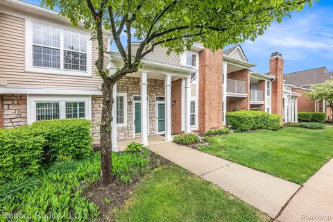 56510 Scotland Blvd, Shelby Township, MI 48316