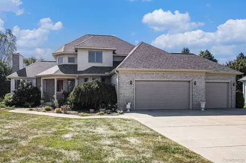 2512 Misty Ln, Davison, MI 48423