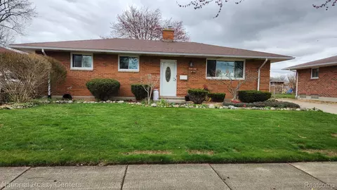 34036 Pawnee St, Westland, MI 48185
