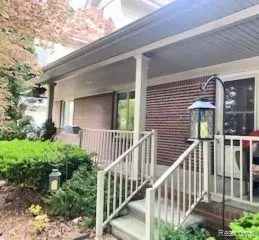 2776 10th St, Wyandotte, MI 48192