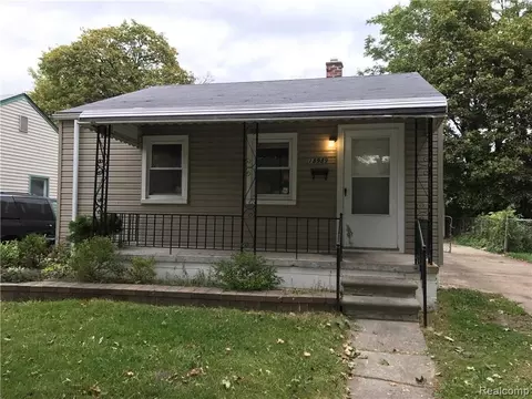 18989 Washtenaw St, Harper Woods, MI 48225