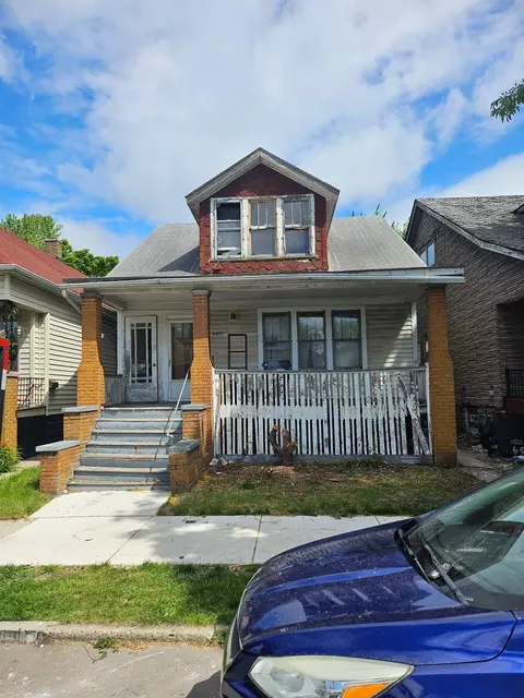 4451 Garvin St, Hamtramck, MI 48212