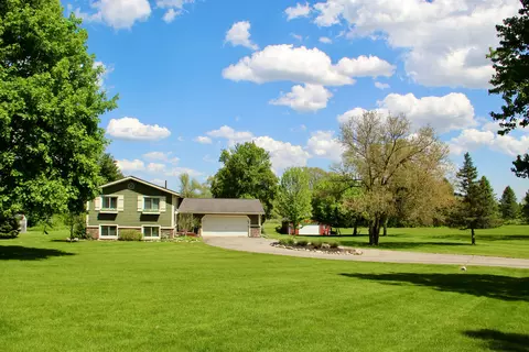 2525 Childs Lake Rd, Milford, MI 48381