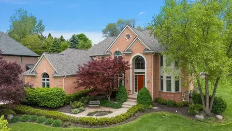 18730 Marble Head Dr, Northville, MI 48168