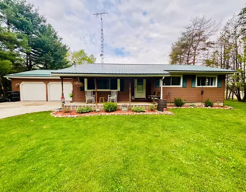4746 Black River Rd, Croswell, MI 48422