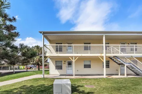 20885 Flora St, Roseville, MI 48066