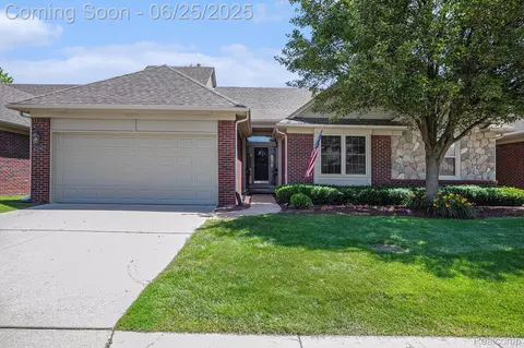 50062 Lexington Ave E, Shelby Township, MI 48317