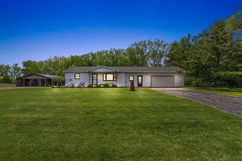 19354 Bueche Rd, Maple Grove, MI 48460