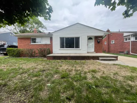 15255 Mulberry St, Southgate, MI 48195
