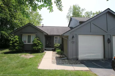 44703 Erin Dr, Plymouth, MI 48170