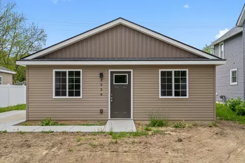 2534 Premont Ave, Waterford, MI 48328
