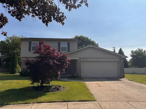 29313 Perth St, Livonia, MI 48154