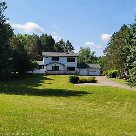 400 E Schafer Rd, Putnam, MI 48169