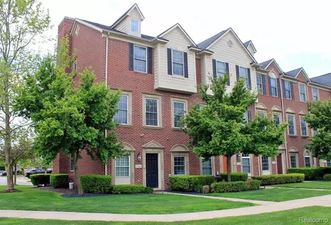 45862 S Stonewood Rd #218, Canton, MI 48187