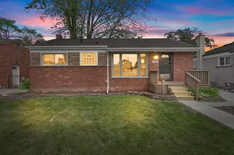 462 Gilman St, Garden City, MI 48135
