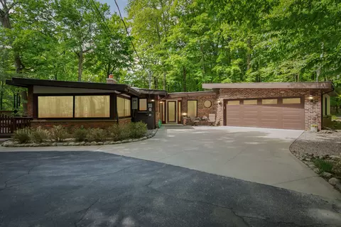 27030 Edgemoor St, Farmington Hills, MI 48334